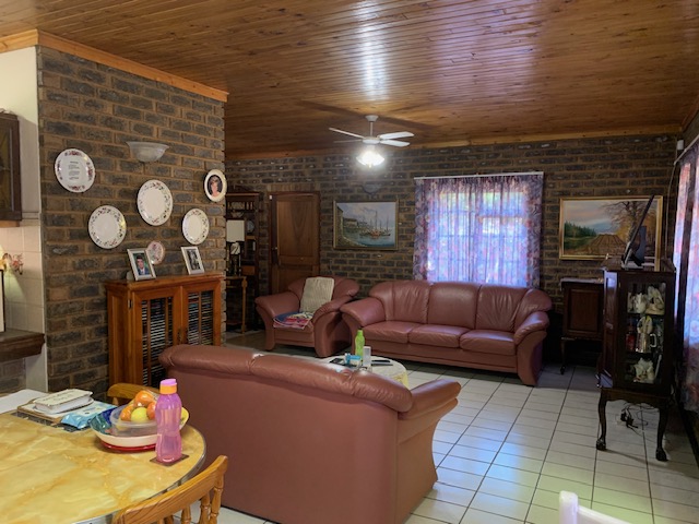 3 Bedroom Property for Sale in Les Marais Gauteng