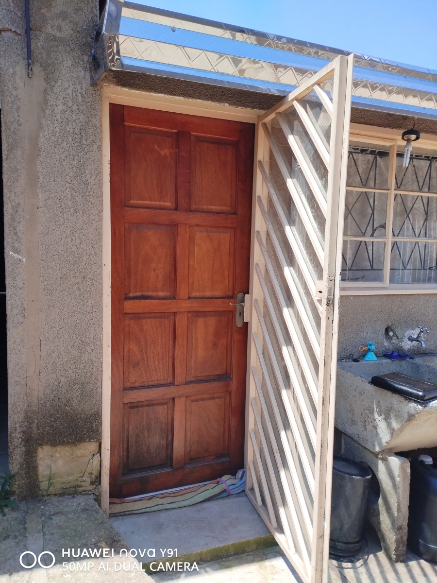 2 Bedroom Property for Sale in Tsakane Gauteng