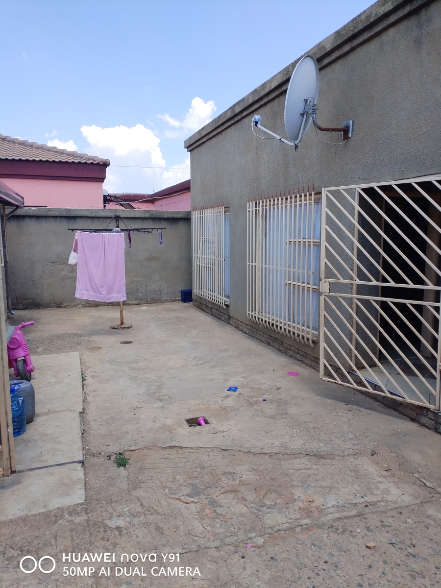 2 Bedroom Property for Sale in Tsakane Gauteng