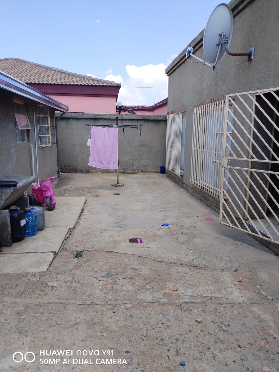 2 Bedroom Property for Sale in Tsakane Gauteng