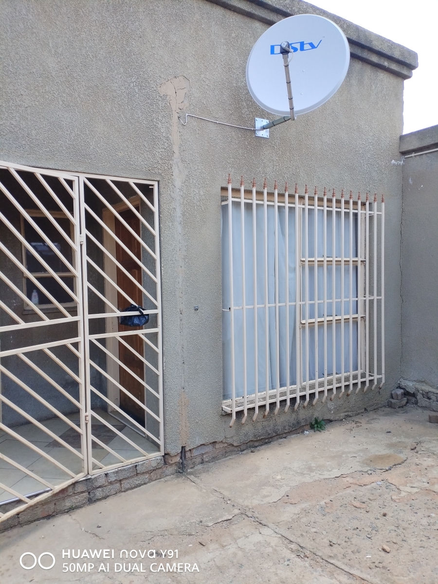 2 Bedroom Property for Sale in Tsakane Gauteng