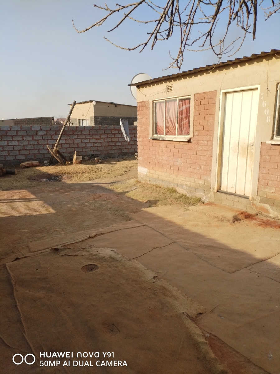 1 Bedroom Property for Sale in Langaville Gauteng