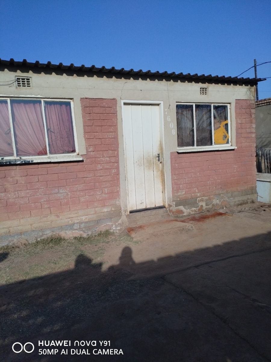 1 Bedroom Property for Sale in Langaville Gauteng