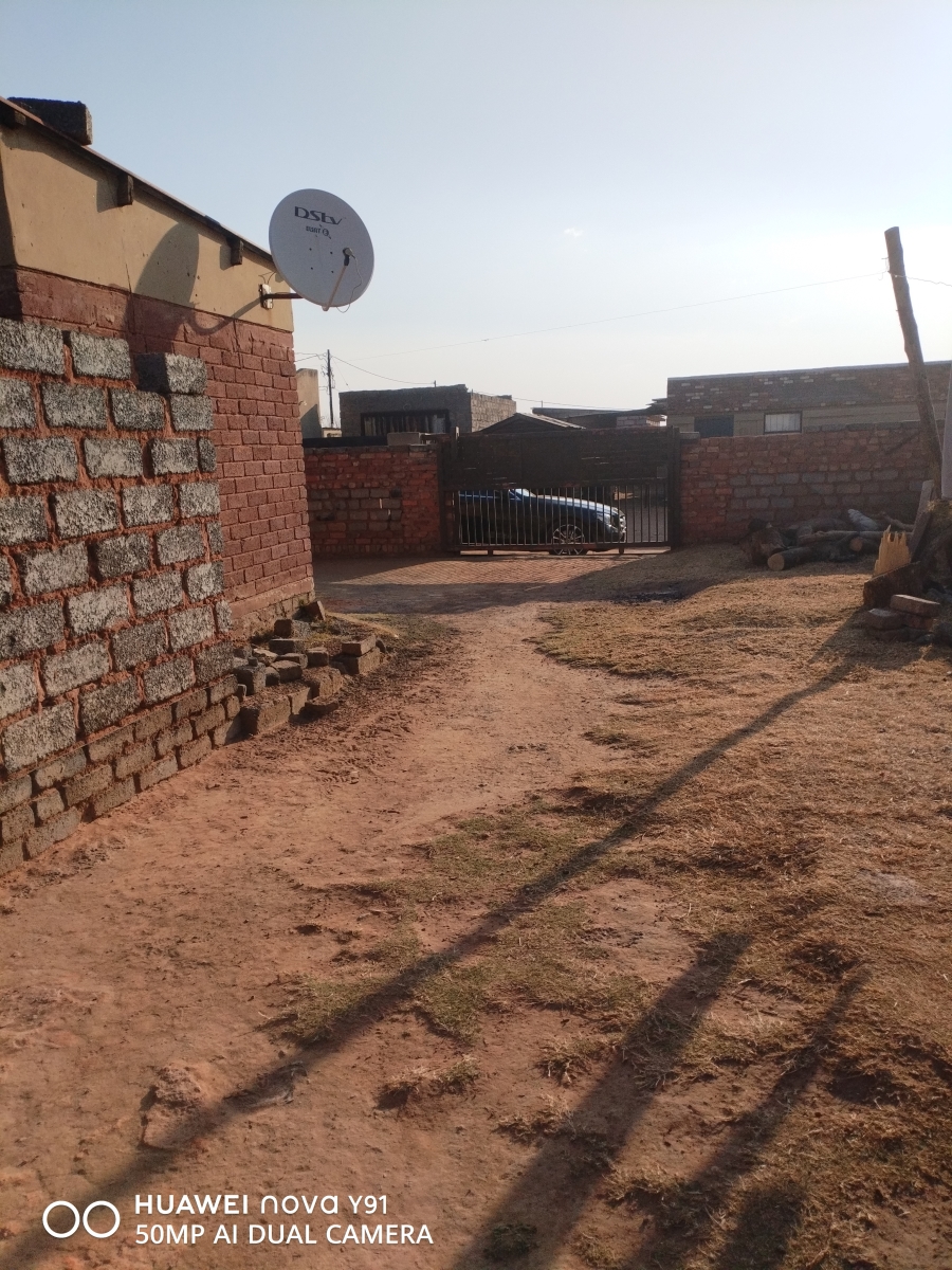 1 Bedroom Property for Sale in Langaville Gauteng