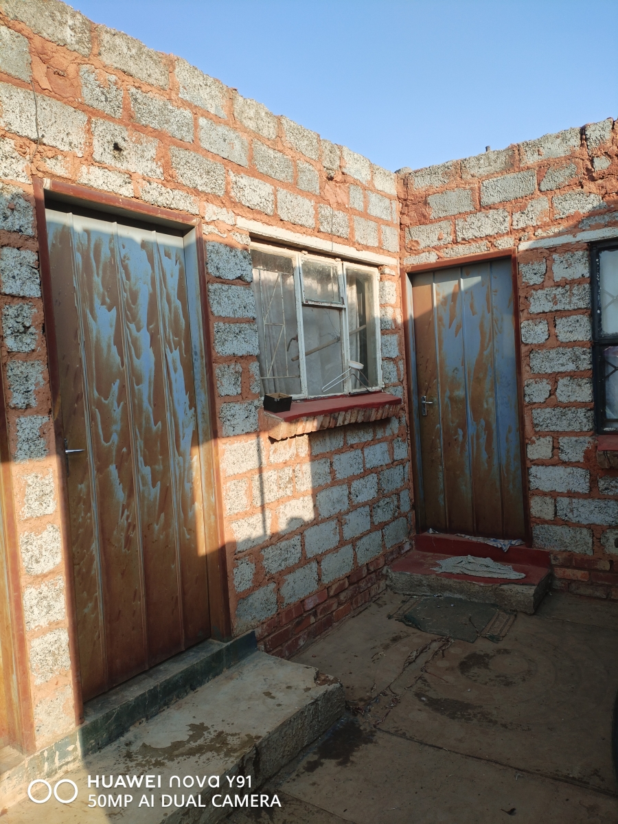 1 Bedroom Property for Sale in Langaville Gauteng