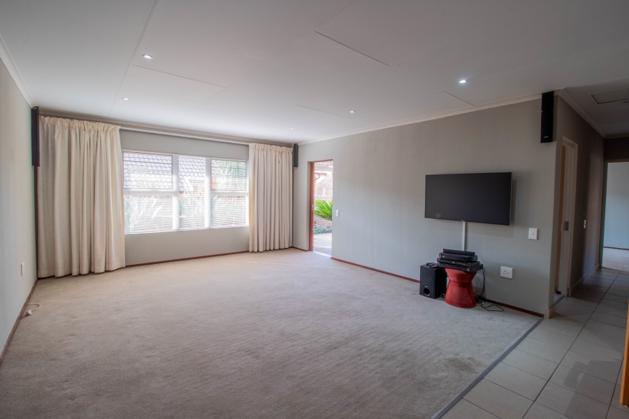 2 Bedroom Property for Sale in Equestria Gauteng