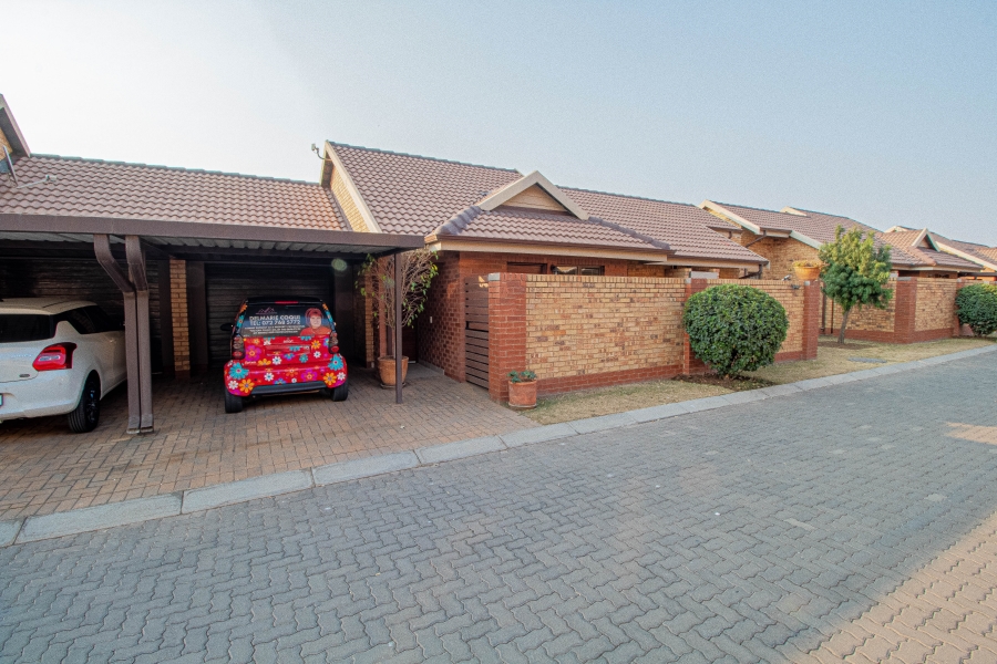 2 Bedroom Property for Sale in Equestria Gauteng