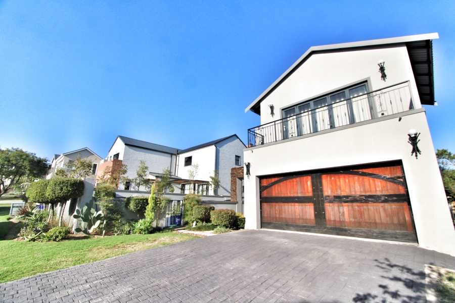 4 Bedroom Property for Sale in Waterfall Country Village Gauteng