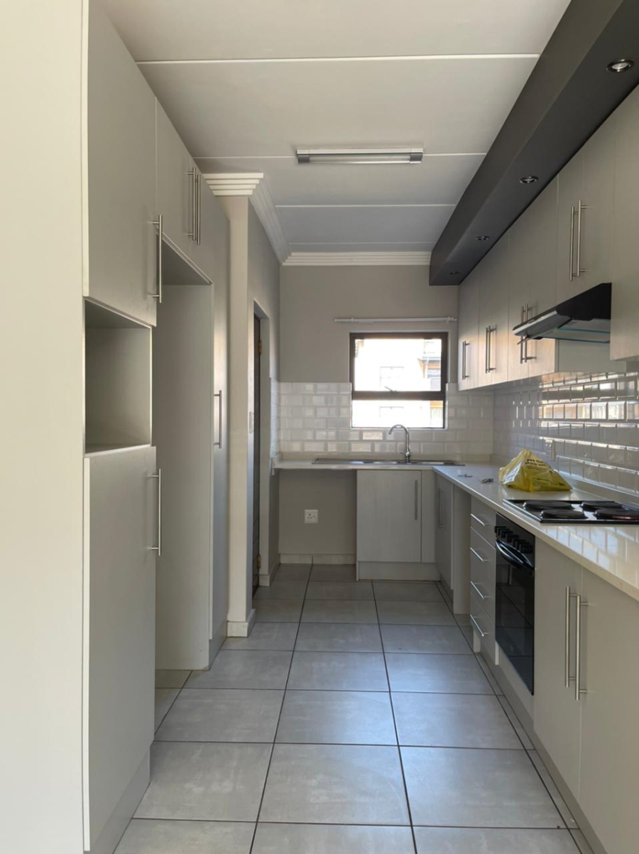 2 Bedroom Property for Sale in Eveleigh Gauteng