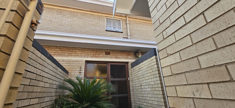 3 Bedroom Property for Sale in Three Rivers Proper Gauteng