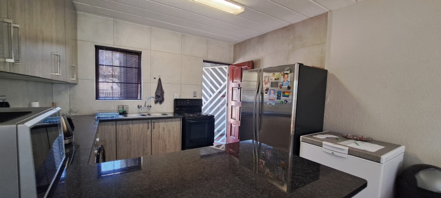 3 Bedroom Property for Sale in Verwoerdpark Gauteng