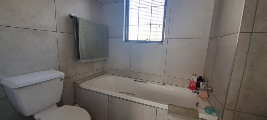 3 Bedroom Property for Sale in Verwoerdpark Gauteng