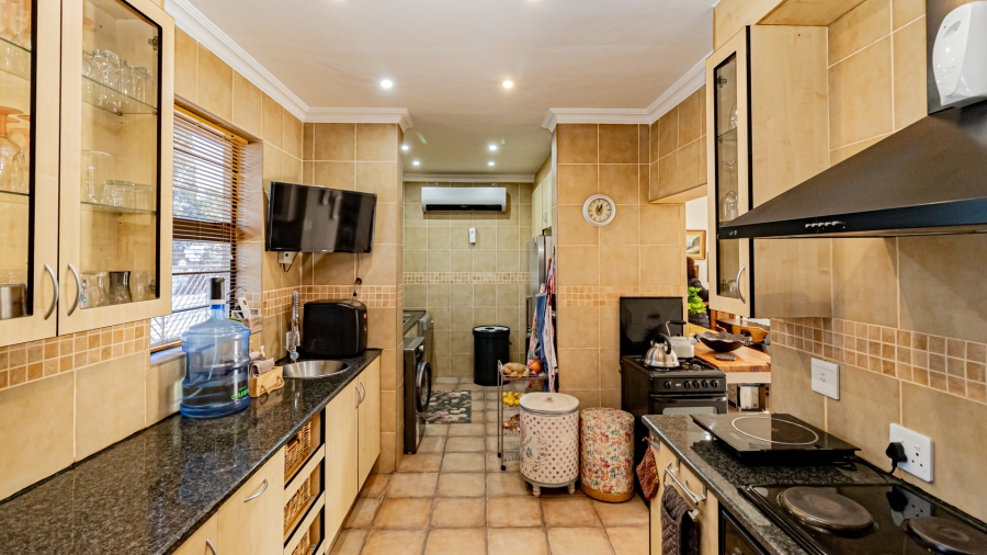4 Bedroom Property for Sale in Brackenhurst Gauteng