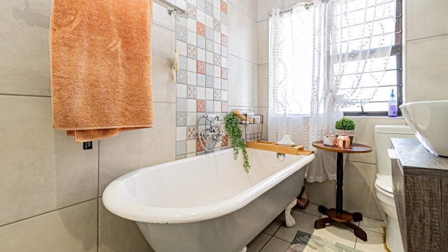 4 Bedroom Property for Sale in Brackenhurst Gauteng
