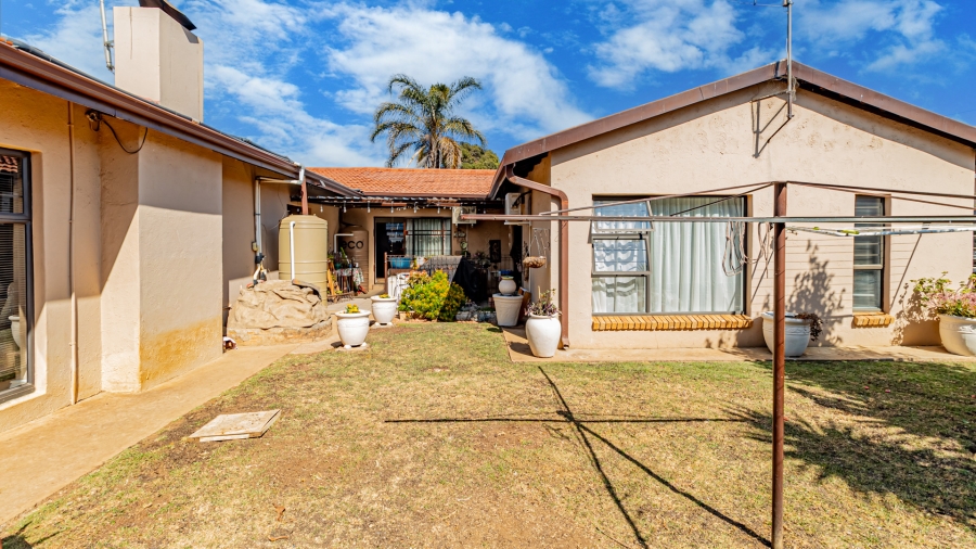 4 Bedroom Property for Sale in Brackenhurst Gauteng