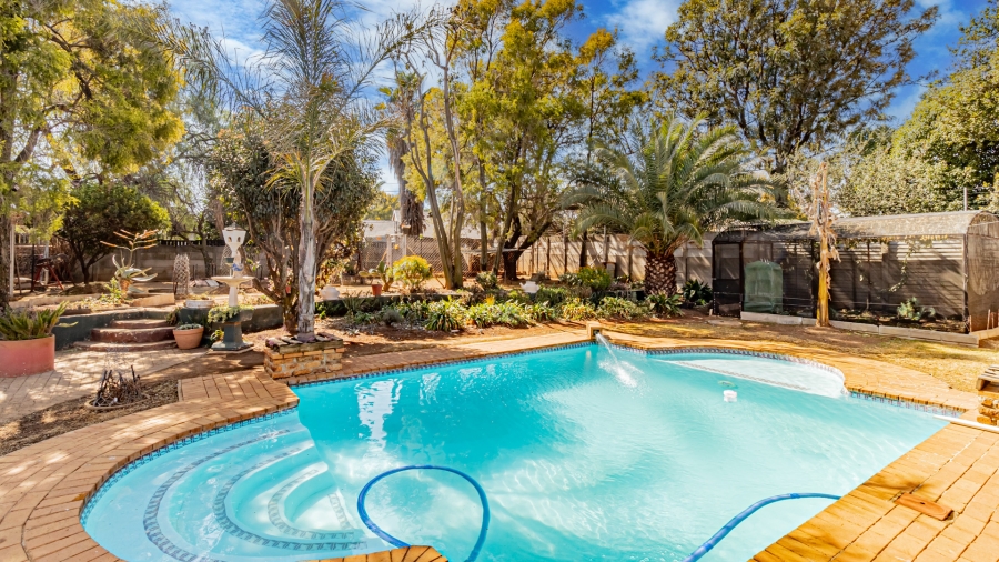 4 Bedroom Property for Sale in Brackenhurst Gauteng