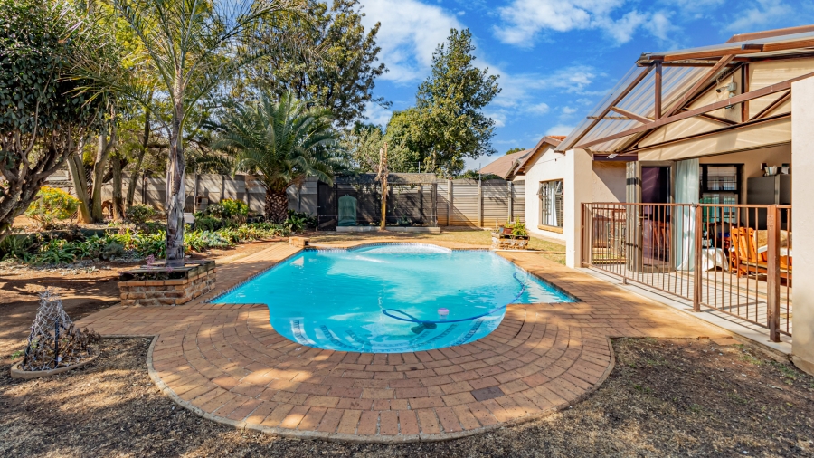 4 Bedroom Property for Sale in Brackenhurst Gauteng