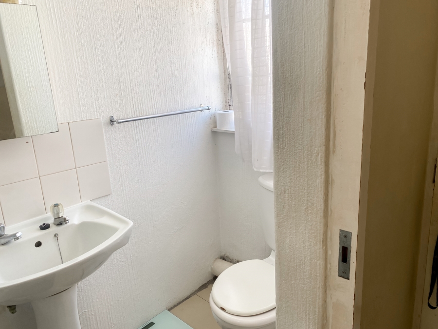 1 Bedroom Property for Sale in Buccleuch Gauteng