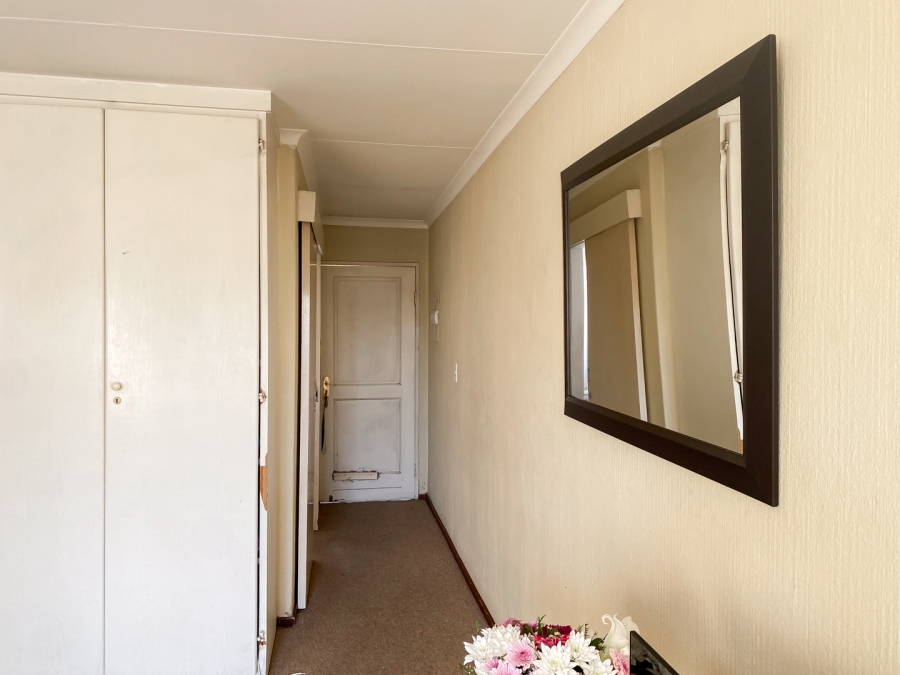 1 Bedroom Property for Sale in Buccleuch Gauteng