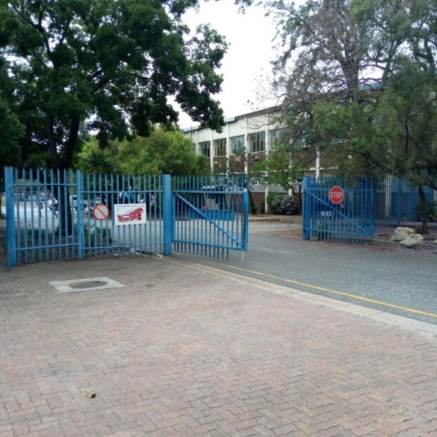 To Let commercial Property for Rent in Benrose Gauteng