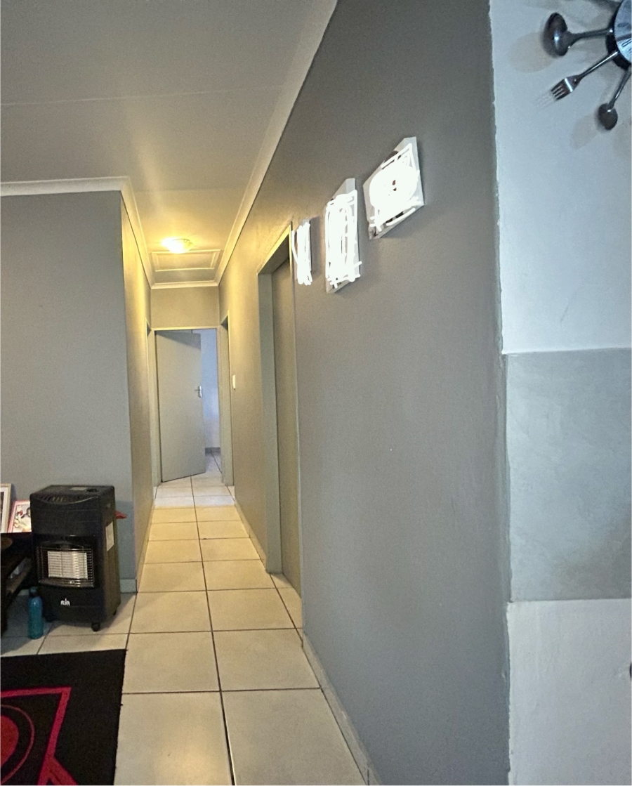 3 Bedroom Property for Sale in Groblerpark Gauteng