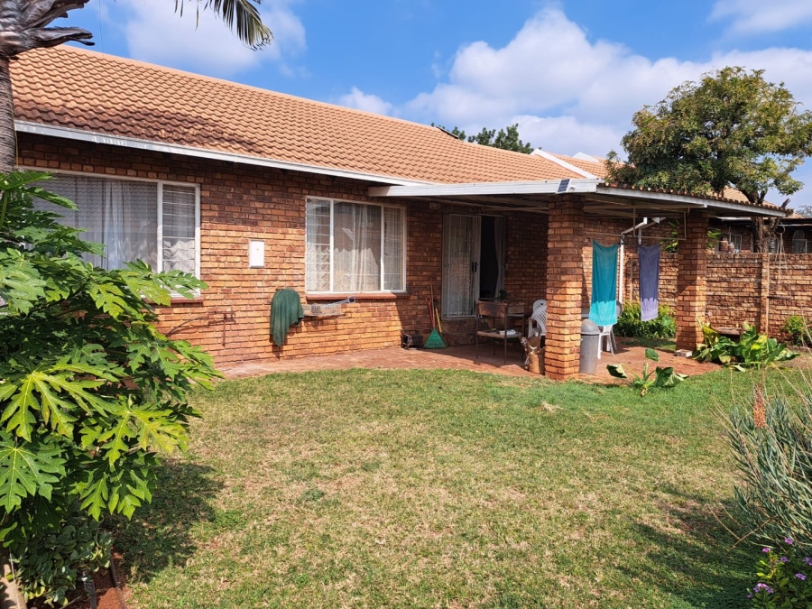 2 Bedroom Property for Sale in Doornpoort Gauteng