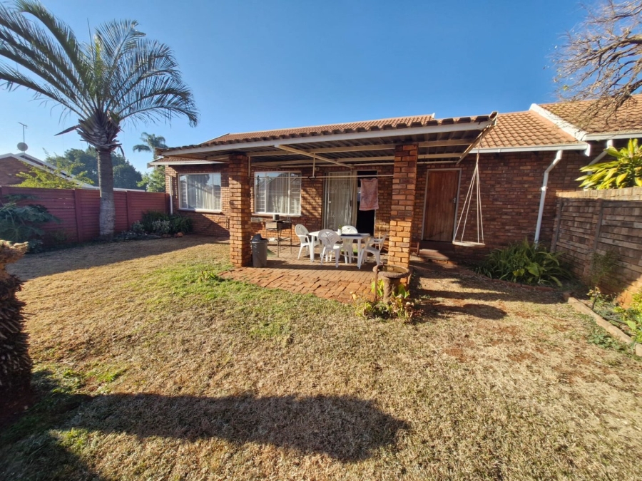 2 Bedroom Property for Sale in Doornpoort Gauteng