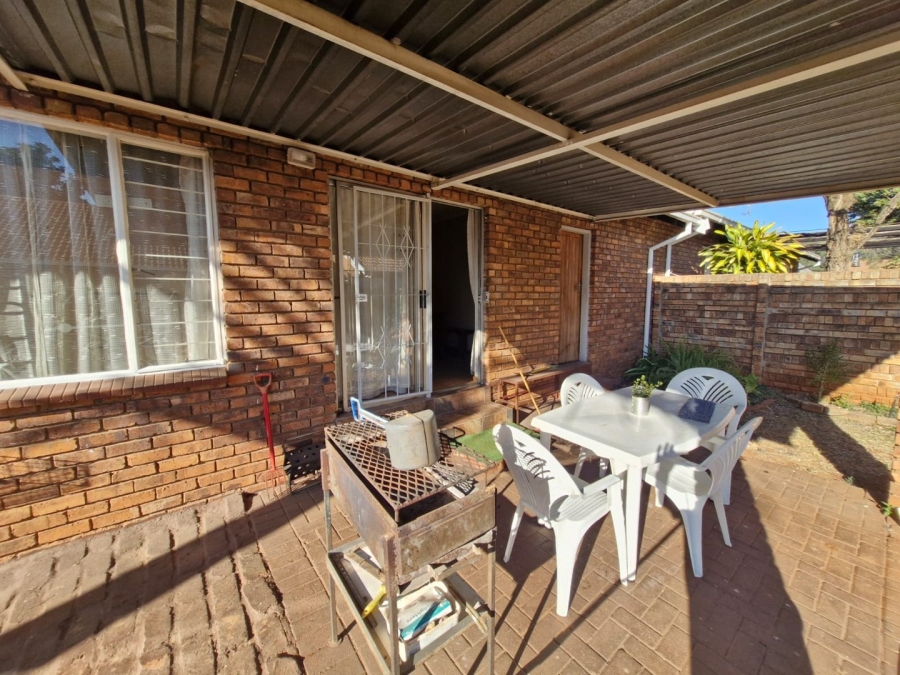 2 Bedroom Property for Sale in Doornpoort Gauteng