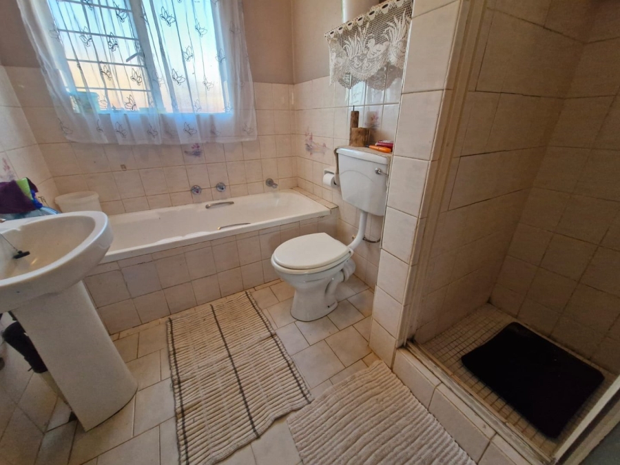 2 Bedroom Property for Sale in Doornpoort Gauteng