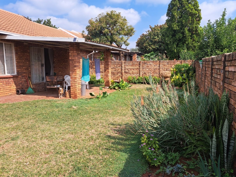 2 Bedroom Property for Sale in Doornpoort Gauteng