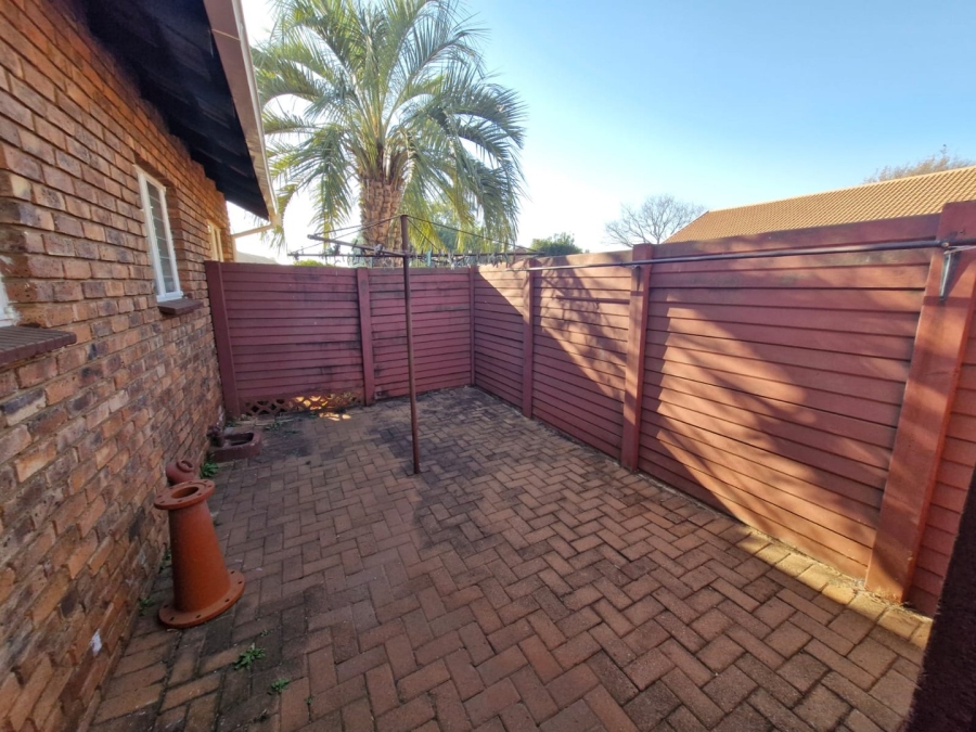 2 Bedroom Property for Sale in Doornpoort Gauteng