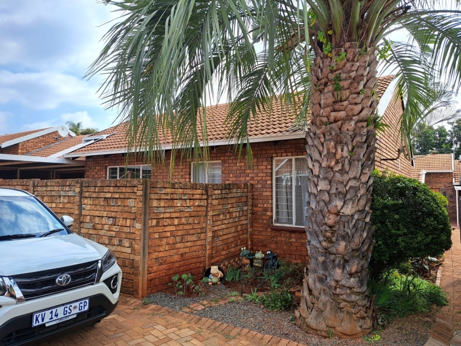 2 Bedroom Property for Sale in Doornpoort Gauteng