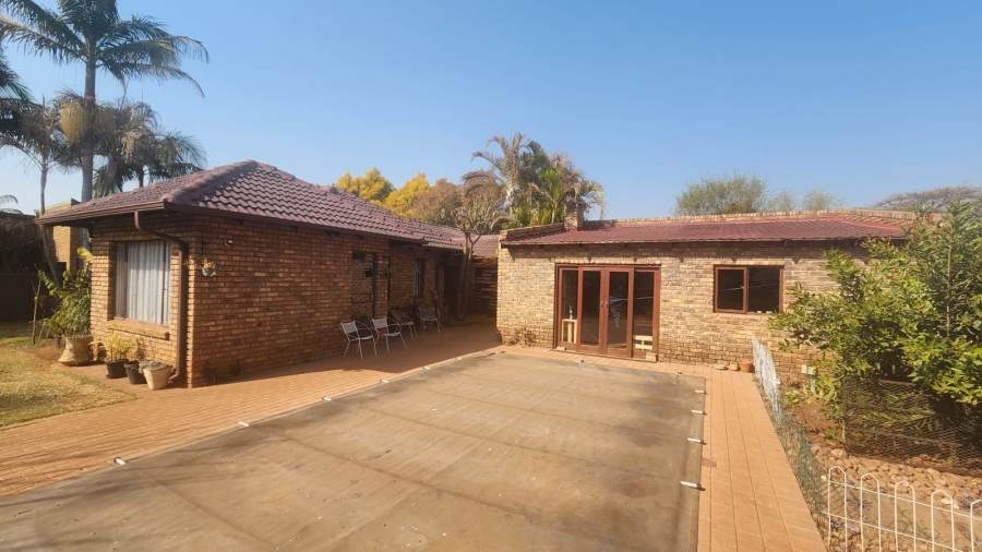 5 Bedroom Property for Sale in Doornpoort Gauteng