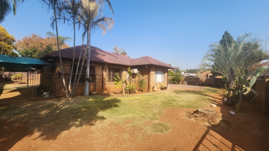 5 Bedroom Property for Sale in Doornpoort Gauteng