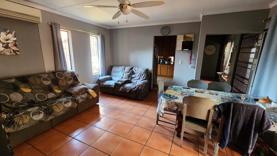 5 Bedroom Property for Sale in Doornpoort Gauteng