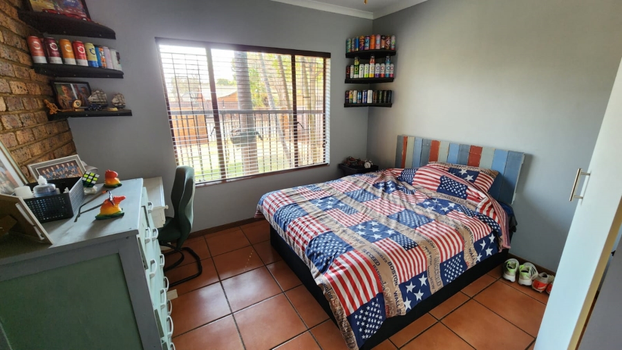 5 Bedroom Property for Sale in Doornpoort Gauteng