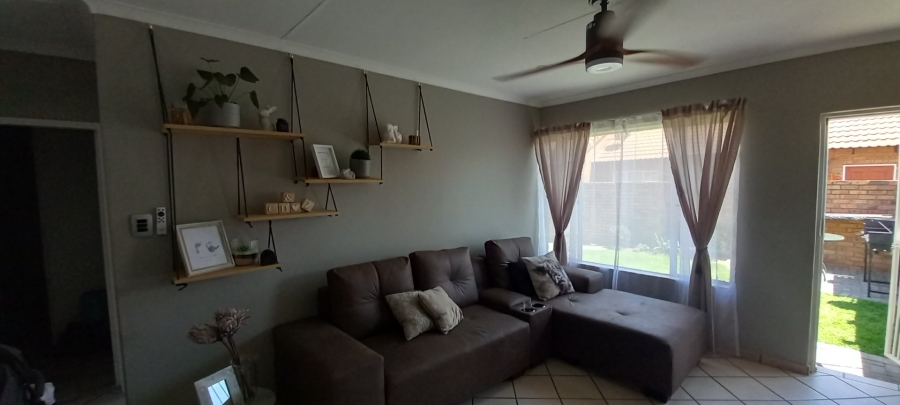 2 Bedroom Property for Sale in Annlin Gauteng