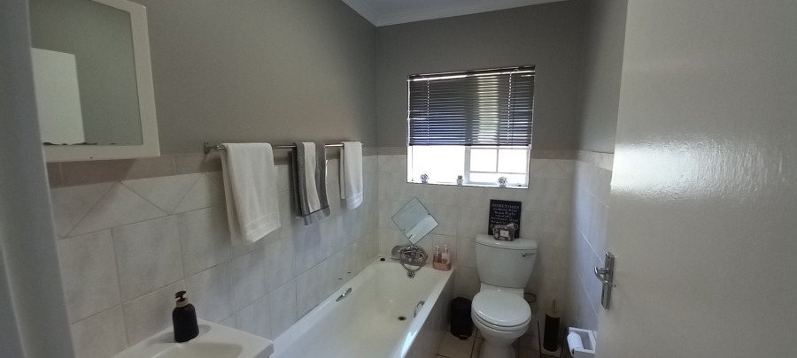 2 Bedroom Property for Sale in Annlin Gauteng