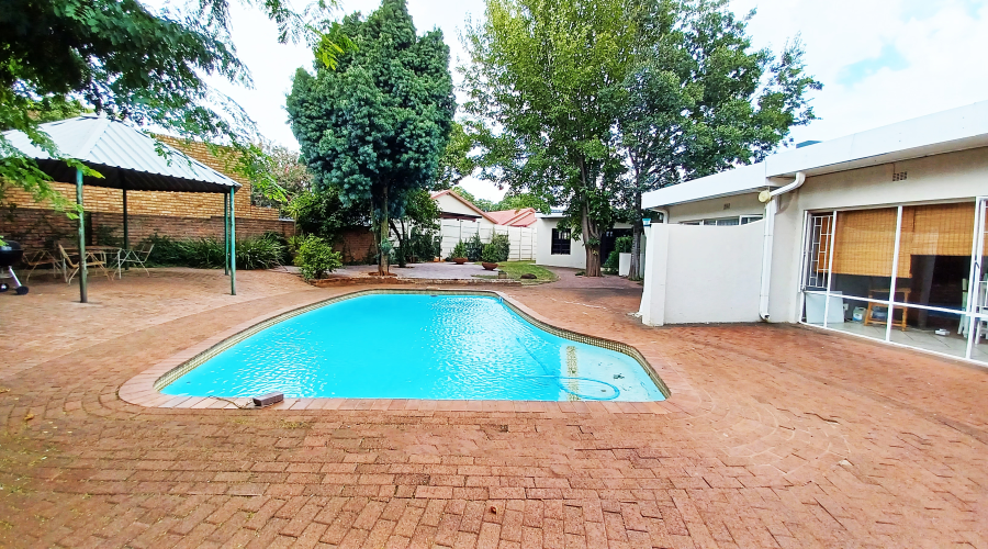 5 Bedroom Property for Sale in Vanderbijlpark SE 2 Gauteng