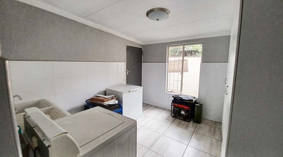 5 Bedroom Property for Sale in Vanderbijlpark SE 2 Gauteng