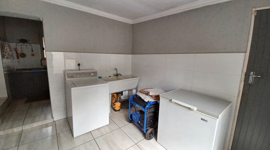 5 Bedroom Property for Sale in Vanderbijlpark SE 2 Gauteng