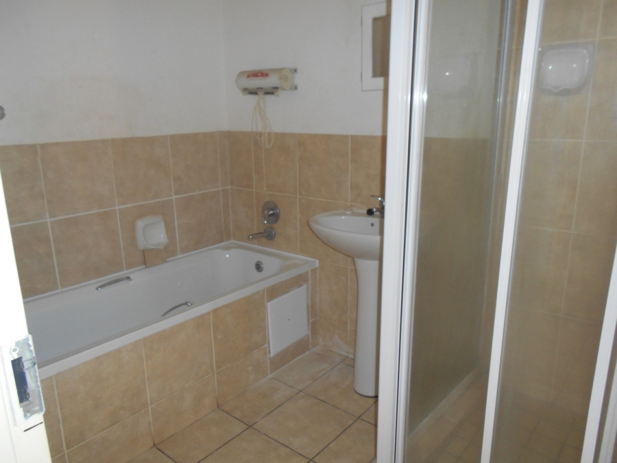 To Let 2 Bedroom Property for Rent in Comet Gauteng