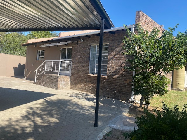 To Let 3 Bedroom Property for Rent in Fourways Gauteng