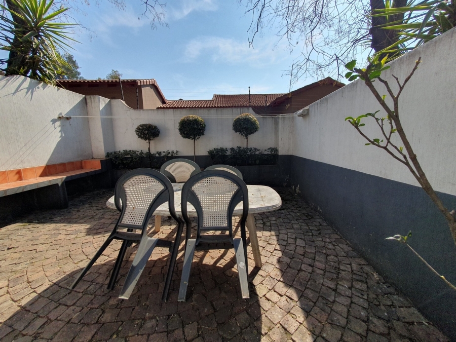 To Let 1 Bedroom Property for Rent in Paulshof Gauteng