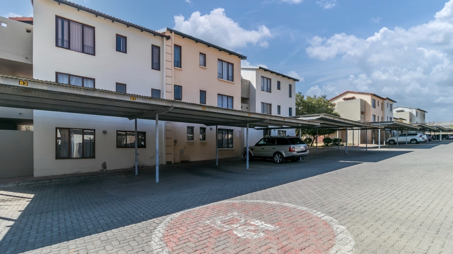 2 Bedroom Property for Sale in Vorna Valley Gauteng