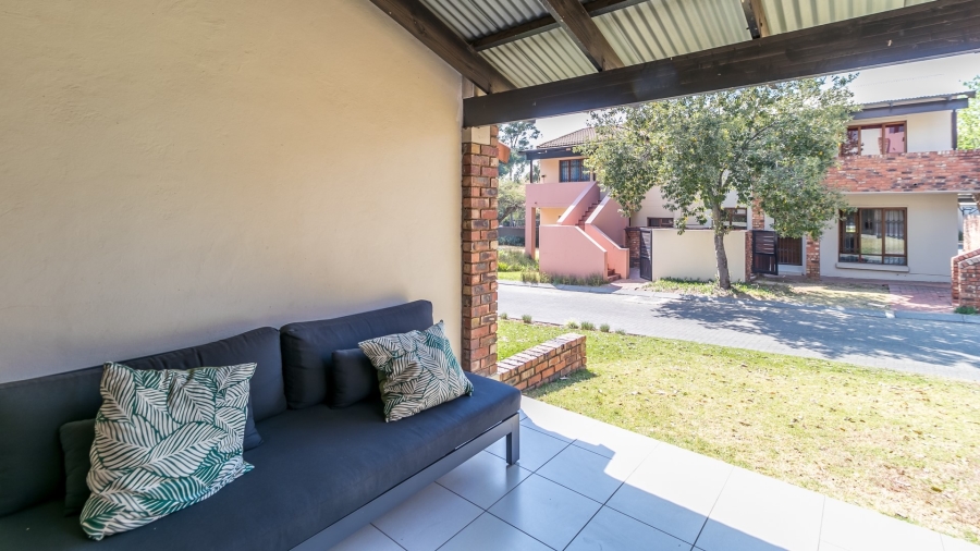 2 Bedroom Property for Sale in Vorna Valley Gauteng