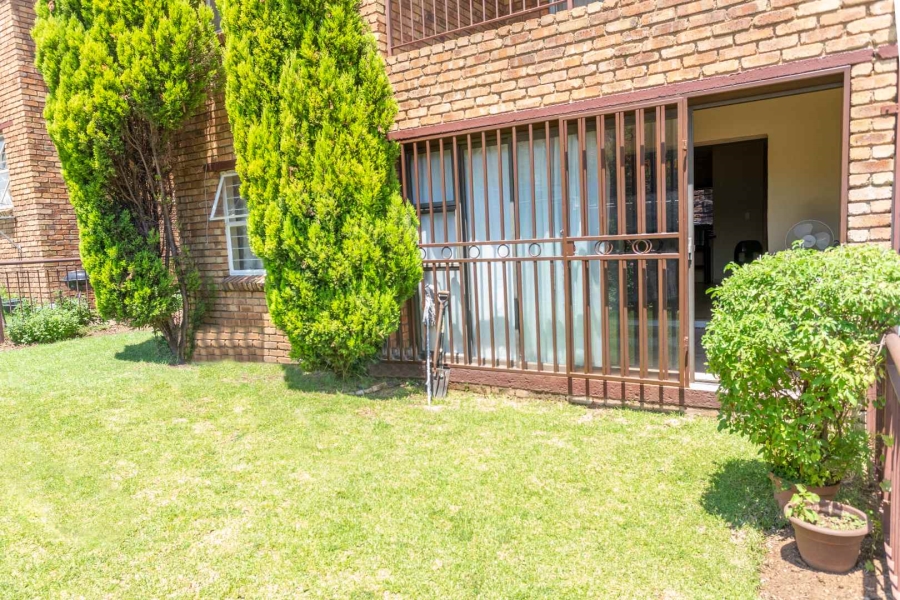 2 Bedroom Property for Sale in Vorna Valley Gauteng