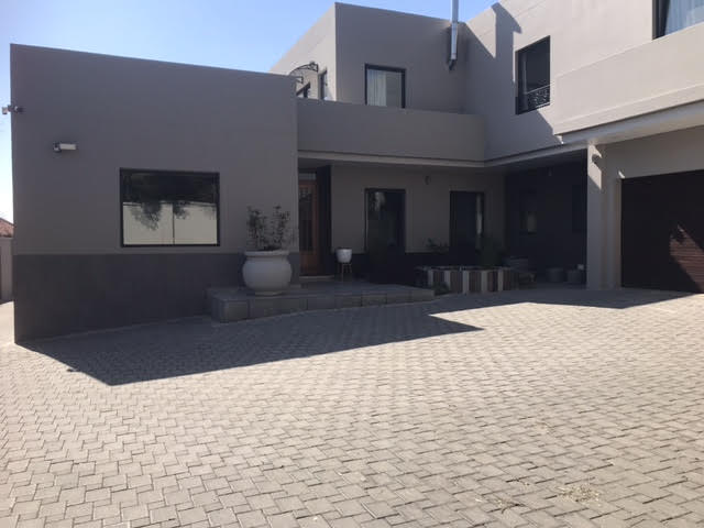 6 Bedroom Property for Sale in River Club Gauteng