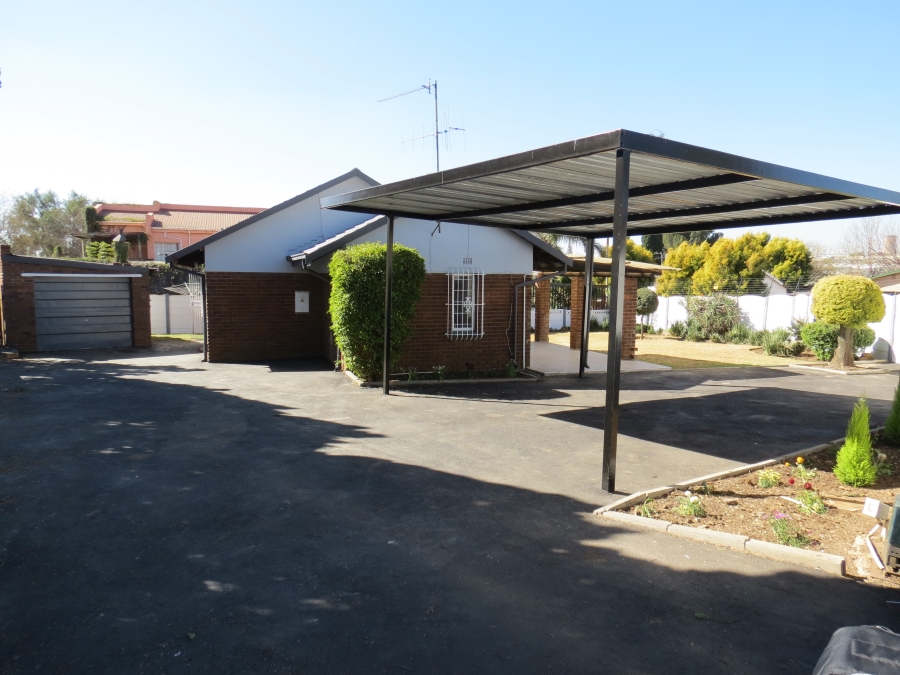 To Let 3 Bedroom Property for Rent in De Klerkshof Gauteng