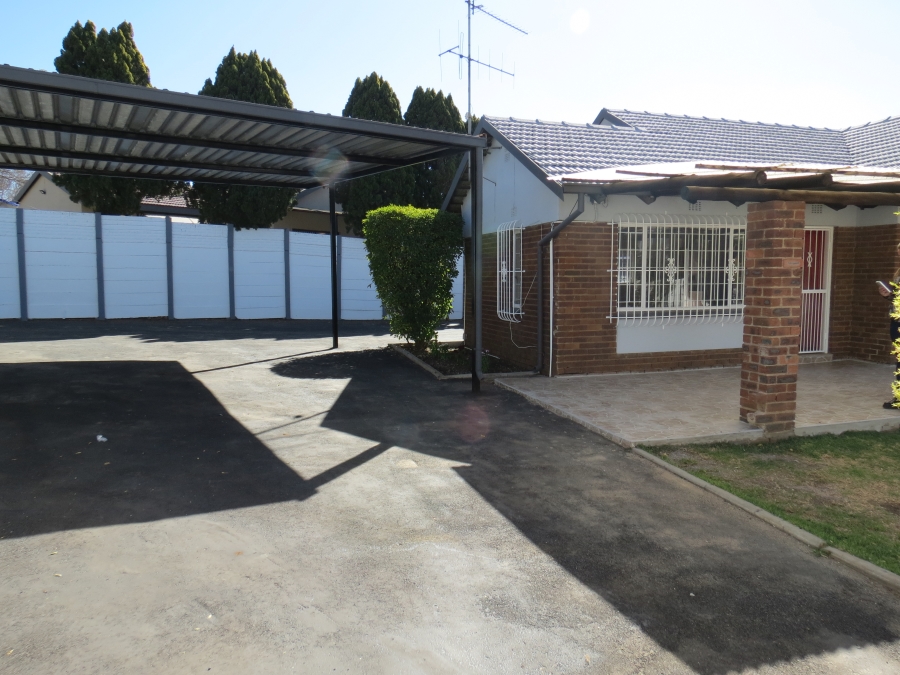 To Let 3 Bedroom Property for Rent in De Klerkshof Gauteng